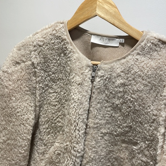 Stacy Faux Fur Jacket Ivory - Picture 9 of 11